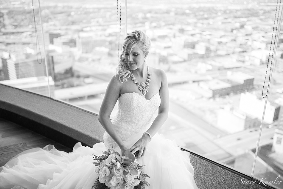 Kansas City Skyline Bridal Portraits