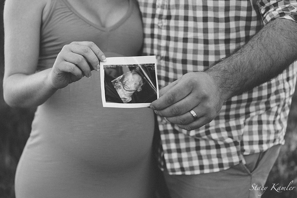 Maternity Photos with mom and dad