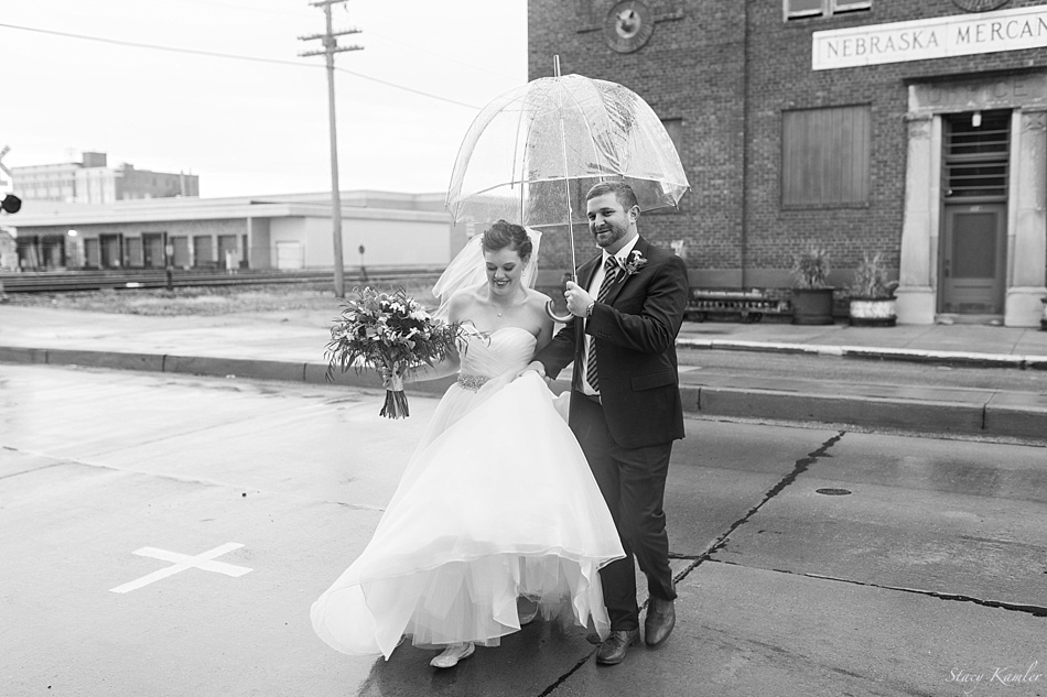 Rainy wedding day portraits in Grand Island, NE